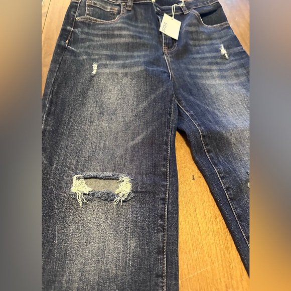 Mid Rise Distressed Ankle Crop Jeans - Picture 5 of 14